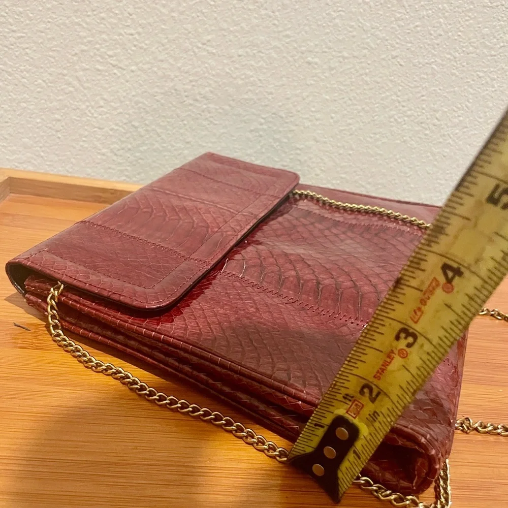 VTG 70’s Genuine Snakeskin Clutch Shoulder Bag Red Gold chain strap Flap LUXURY - Picture 4 of 15